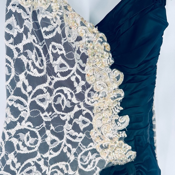 Alfred Angelo Black and White Dress with Lace & Pearls - Picture 5 of 6